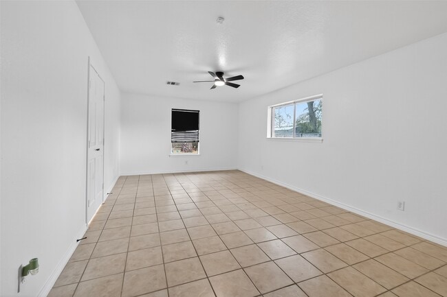 Building Photo - 15353 Arrowhead Bend