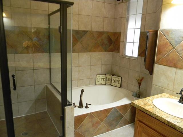 Building Photo - 416 Roland Dr