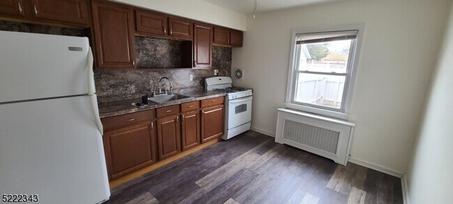 Primary Photo - 473 Washington Ave