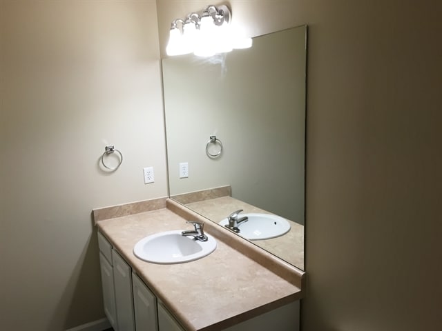 Building Photo - 512 Windsong Dr