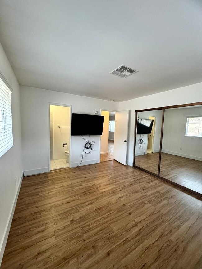 Building Photo - COMING SOON 3 bedroom 1.5 bathroom with amazing views of Morongo Valley