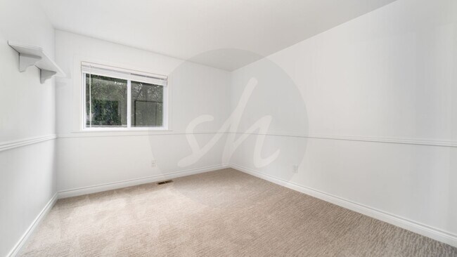 Building Photo - Beautiful Four Bedroom Home Near Broadmoor Bluffs