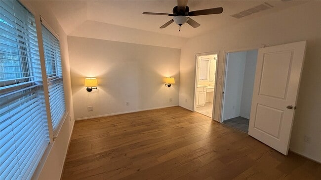 Building Photo - 210 Emory Birch