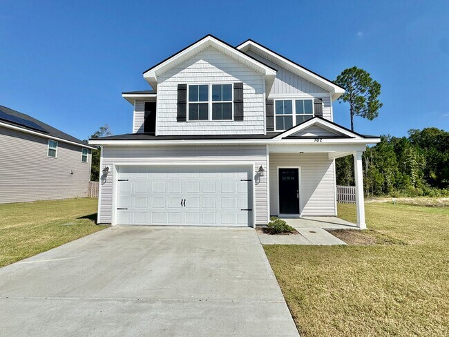 Building Photo - AVAILABLE OCTOBER 2025 [PET FRIENDLY]