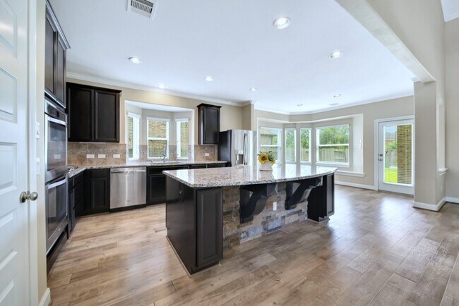 Building Photo - 3007 Rocky Point Dr
