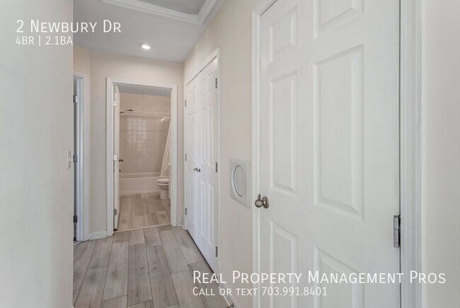 Building Photo - 2 Newbury Dr