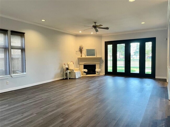 Building Photo - 9616 Hamilton Dr