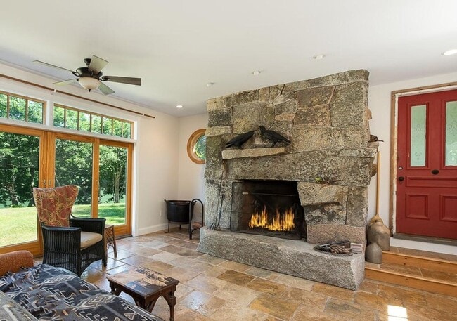 Building Photo - Gorgeous Harpswell Waterfront Property for...