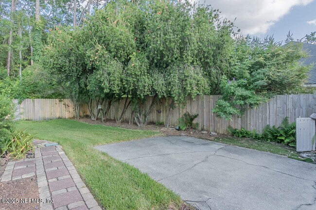 Building Photo - 1737 Heatherwood Dr