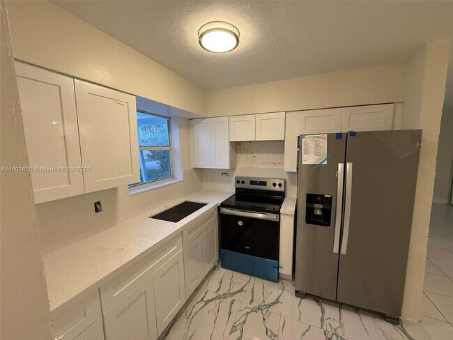 Building Photo - 7410 Granada Blvd