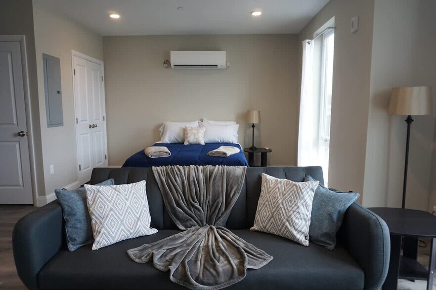 Building Photo - 140 Pearl St