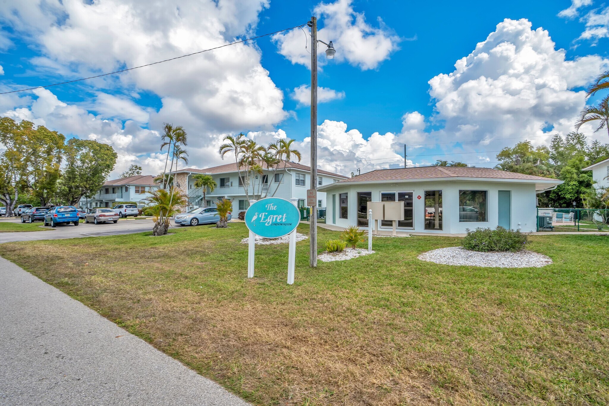 Building Photo - 203 SE 15th Pl