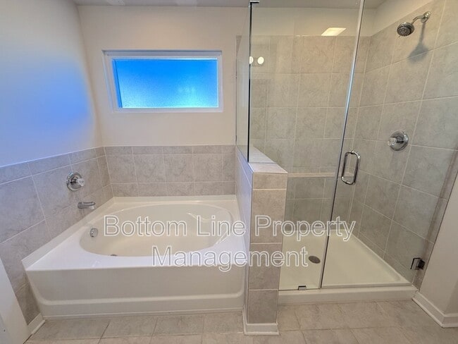 Building Photo - 706 Anglin Forest Way