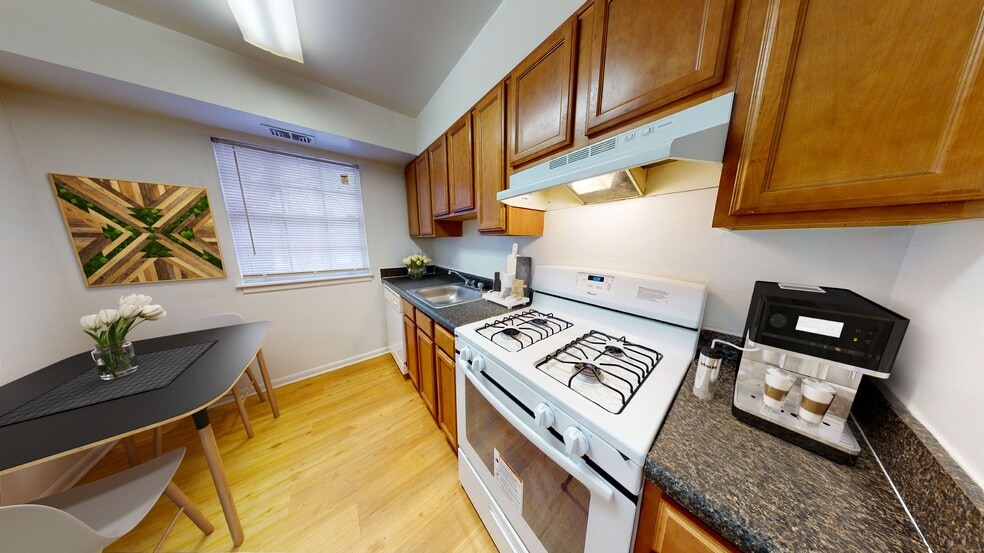 Building Photo - Residences at Brookside