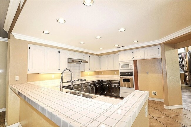 Building Photo - 2760 Hidden Hills Way W