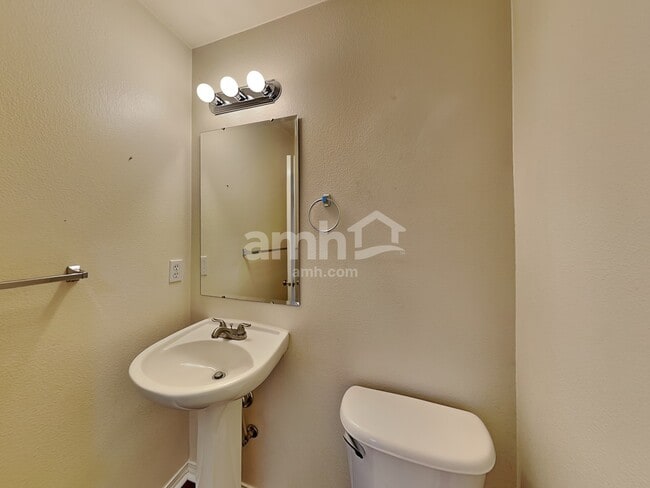 Building Photo - 3342 W Wave Dr
