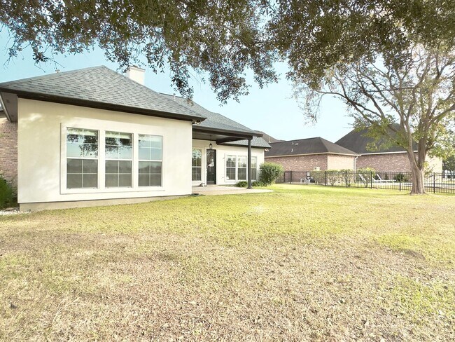 Building Photo - Luxury 4BR/3BA Home on Golf Course in Pelican Point – Resort-Style Living!