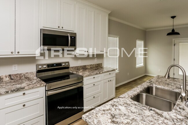 Building Photo - HOME FOR RENT!