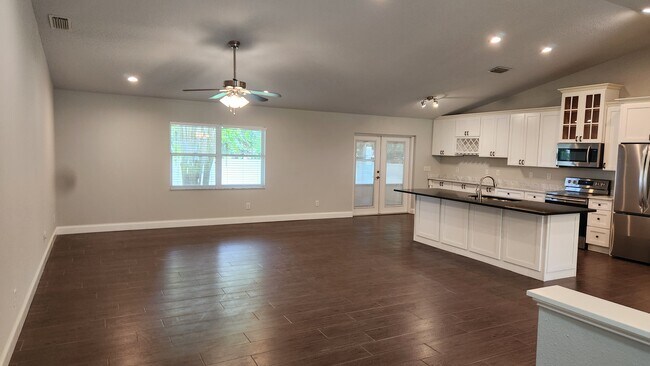 Building Photo - 326 Echo Pines Way