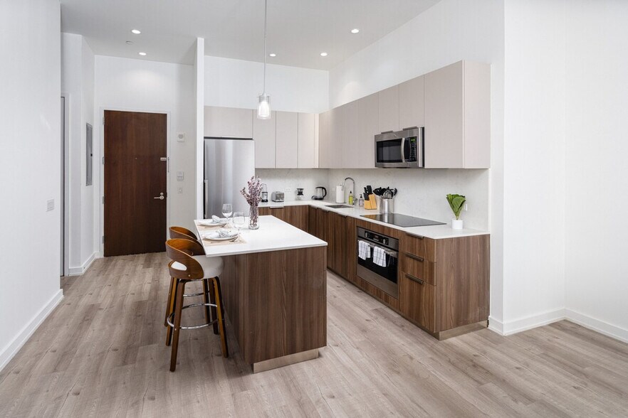 Building Photo - 140 Fulton St