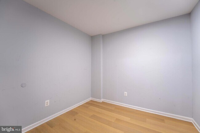 Building Photo - 18246 Fox Chase Cir