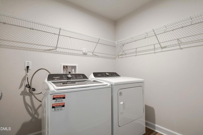 Building Photo - 521 Brittany Ct