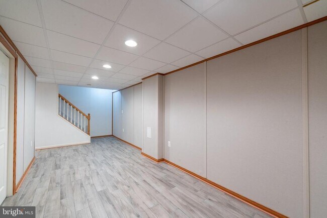 Building Photo - 8005 Silver Fox Dr