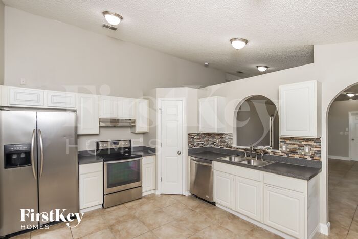 Building Photo - 2849 Maderia Cir