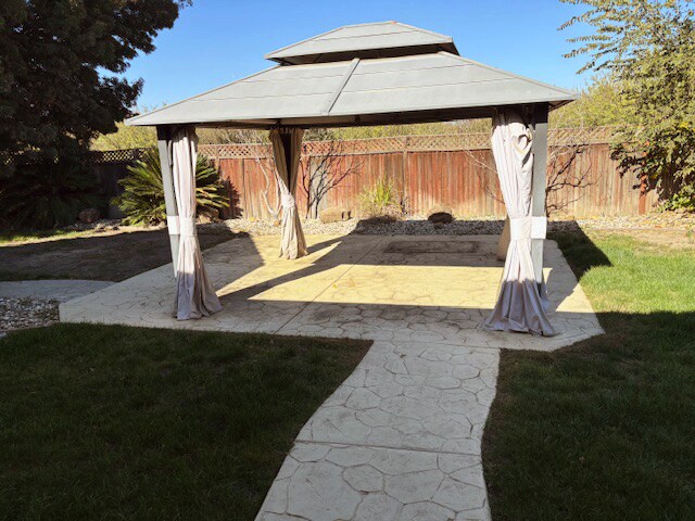 Building Photo - 1541 Biarritz St