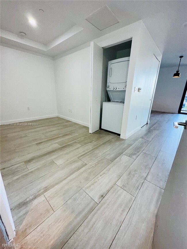 Building Photo - 1 br, 2 bath Condo - Brickell Heights