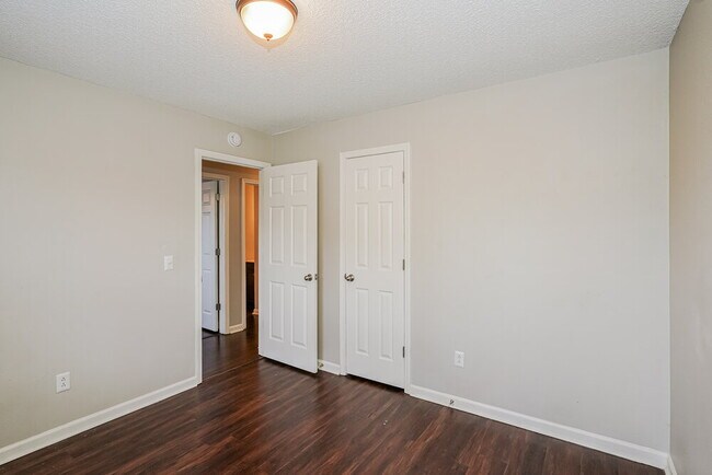 Building Photo - 306 Hank Aaron Cove