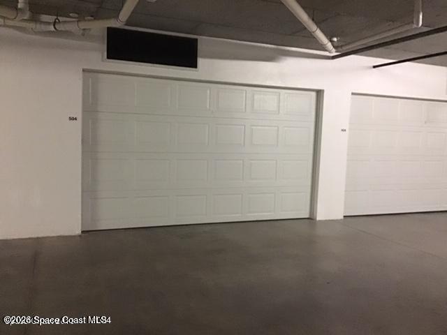 Building Photo - 8871 Lake Dr