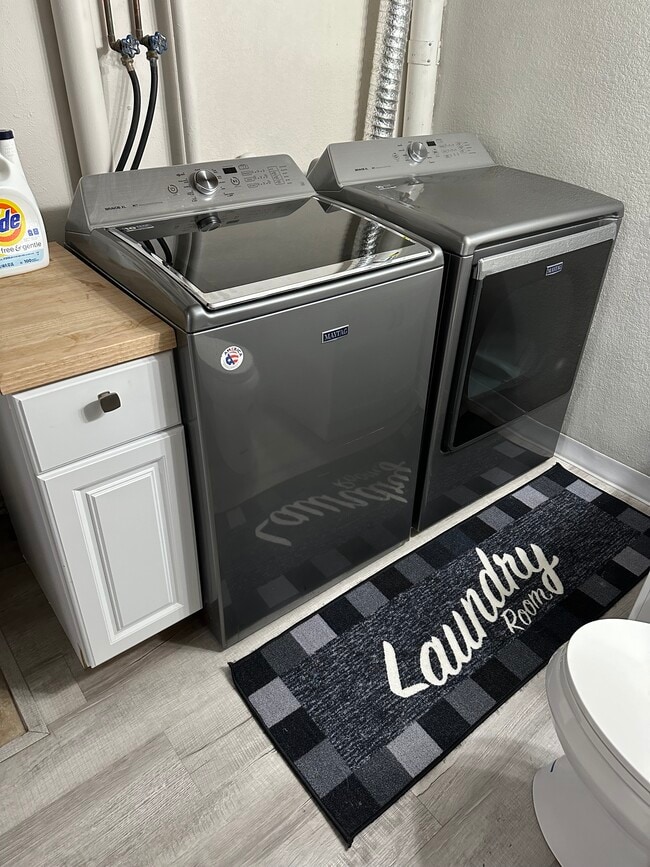 Building Photo - 11916 Barrett St