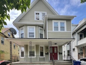 Building Photo - 743 Iranistan Ave