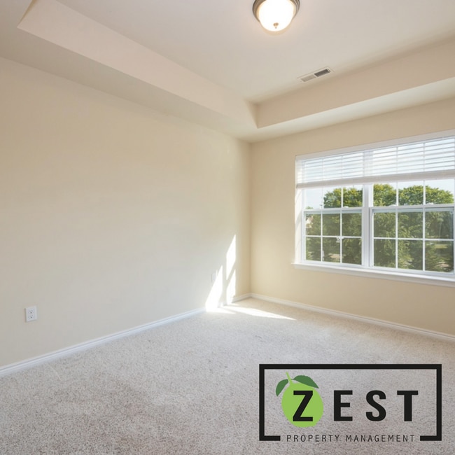 Building Photo - Amazing 3Bedroom 2 Baths