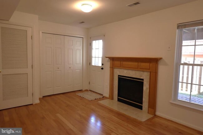 Building Photo - 6401 Lureta Ann Ln