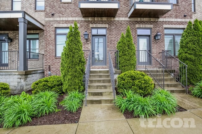 Building Photo - 6813 Charlotte Pike