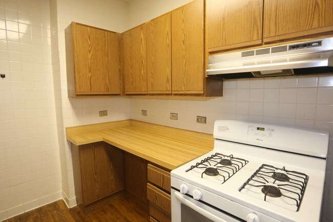 Building Photo - N. Racine