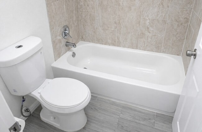 Building Photo - 5815 Village Forest Ct