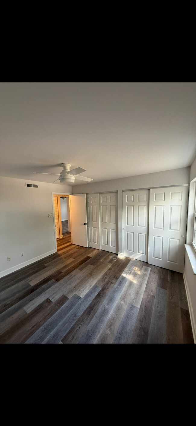 Building Photo - 645 S Kirkwood Rd