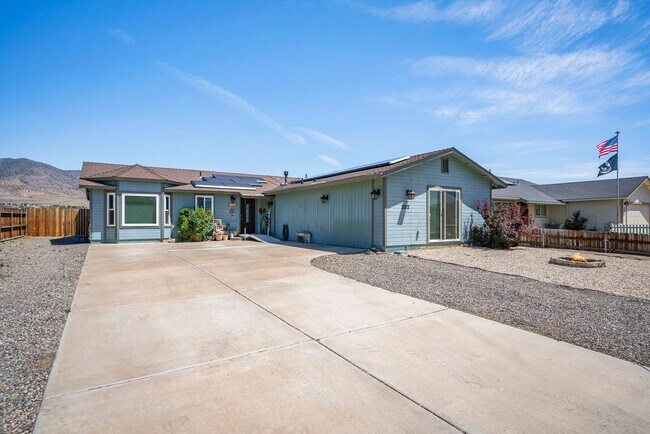 Building Photo - 2072 Lonnie Ln