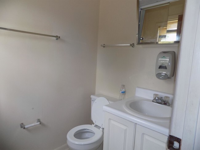 Building Photo - 6510 Cissna Dr