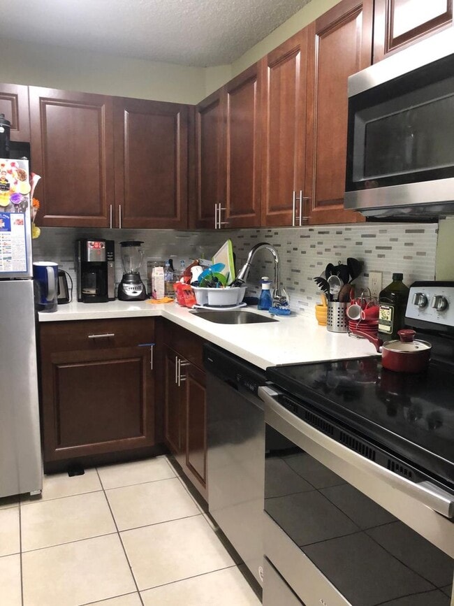 Building Photo - 2Bed / 2 Bath