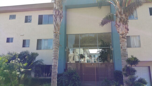 Interior Photo - 129th St