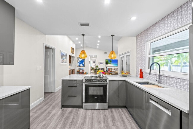 Building Photo - 2474 Bedford Mews Dr