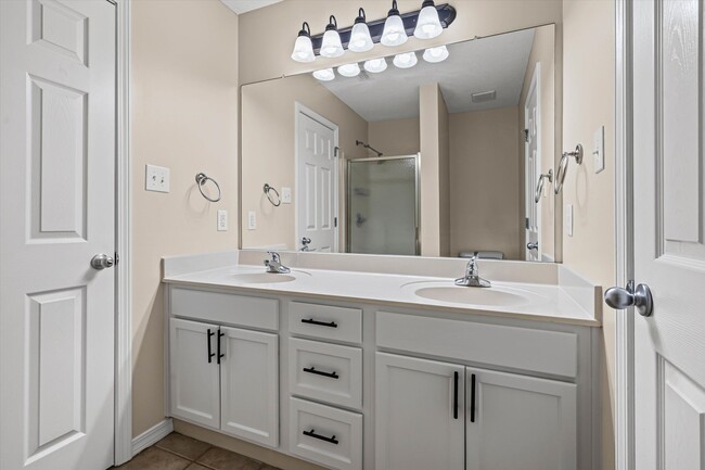 Building Photo - 57 Lake Shore Dr