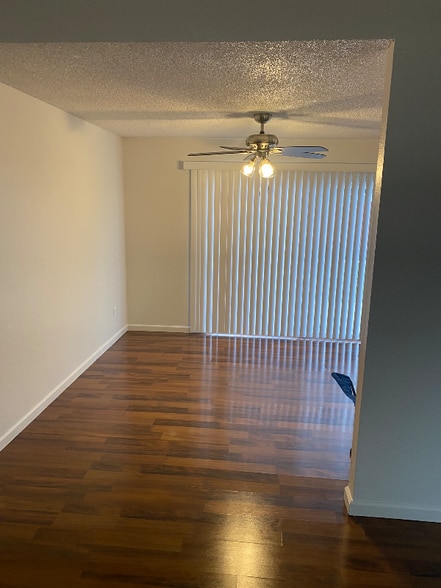 Building Photo - 902 Muscovy Ct