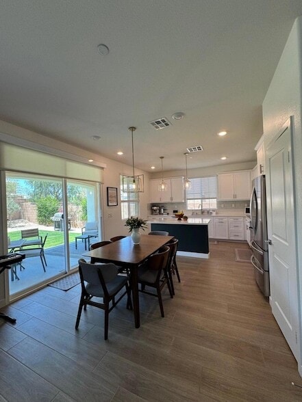 Building Photo - 35403 Bains Ave