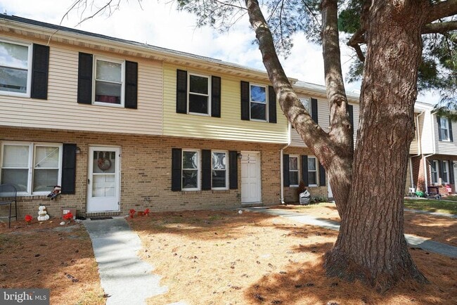 Primary Photo - 726 Hemlock St