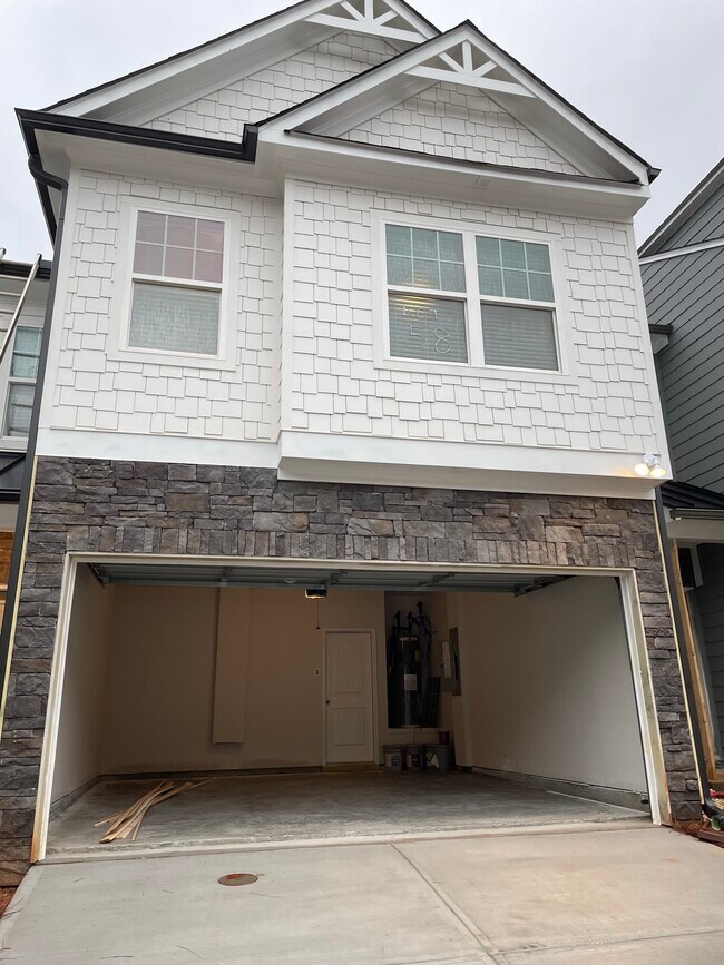 Building Photo - 308 Whitetail Cir